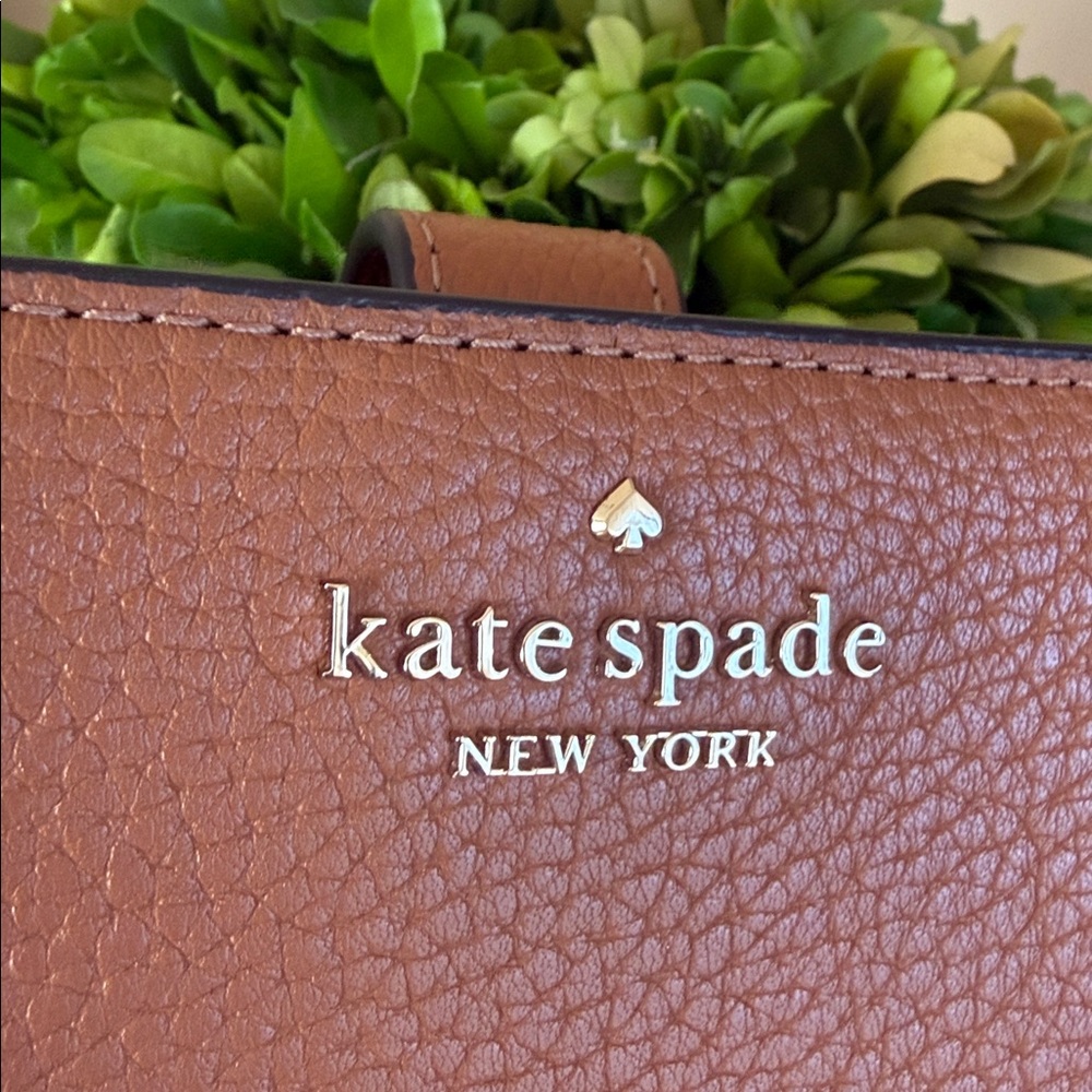 KATE SPADE ♠️ New York 🤎Leila🤎LEATHER MEDIUM BIFOLD WALLET 🌟EUC🌟 - Picture 11 of 17